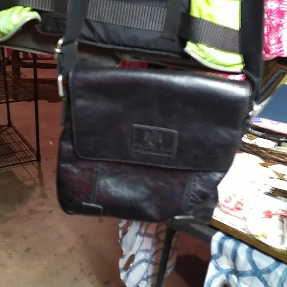 Purse - Picture 2 of 3